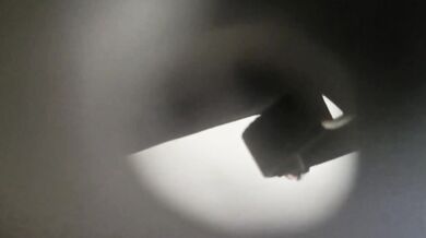 十一月最新流出手持厕拍猫眼原创美女上厕所没带纸竟然直接用手扣逼露出享受的表情